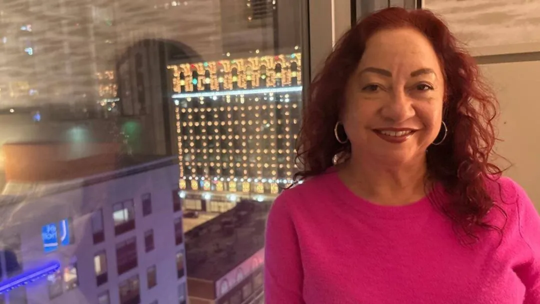 La violencia contra las mujeres se debe erradicar: Patricia Hernández recibe la presea Kira por el Cabildo